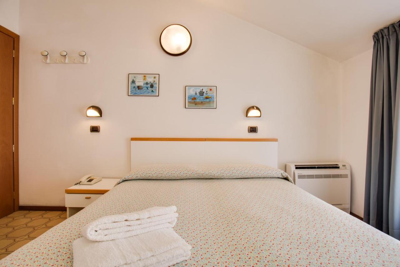 Hotel Villa Dei Gerani Ρίμινι Εξωτερικό φωτογραφία