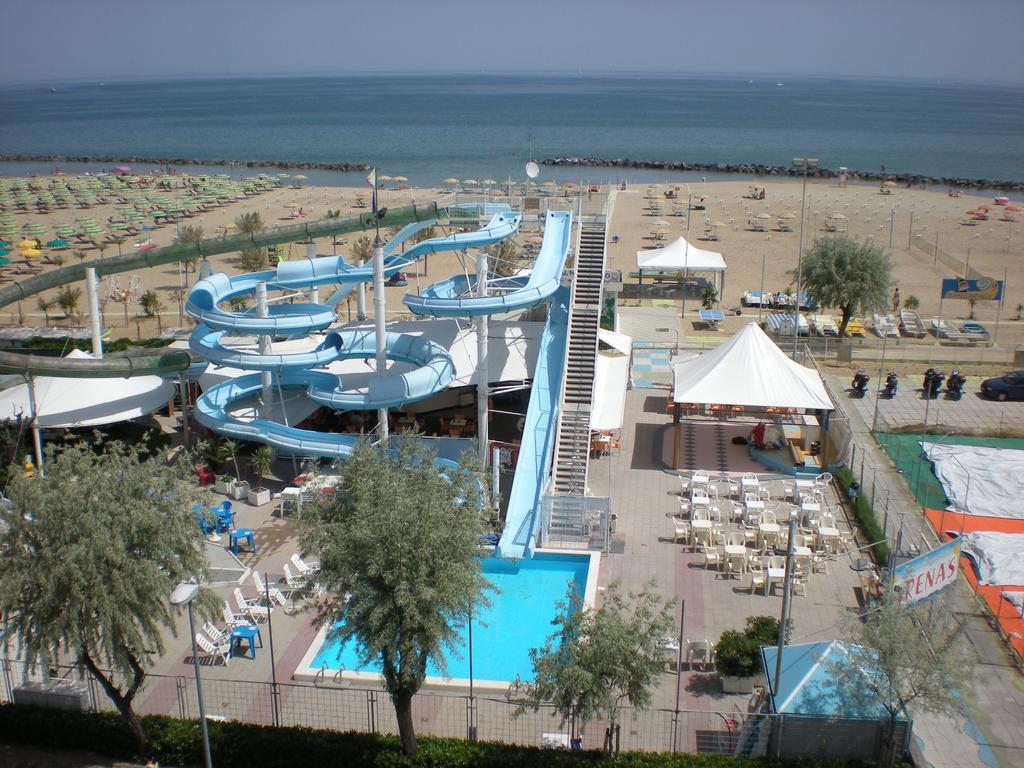 Hotel Villa Dei Gerani Ρίμινι Εξωτερικό φωτογραφία