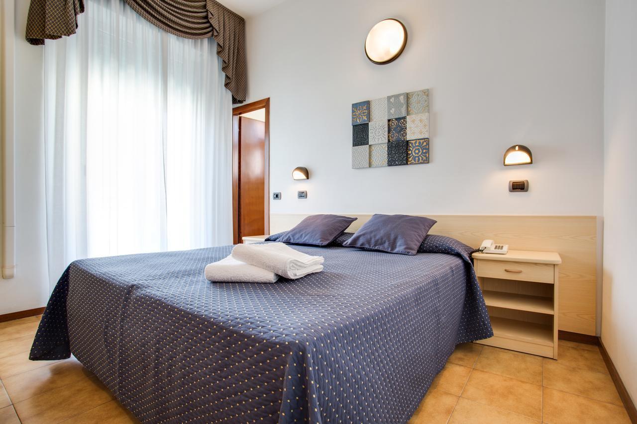 Hotel Villa Dei Gerani Ρίμινι Εξωτερικό φωτογραφία