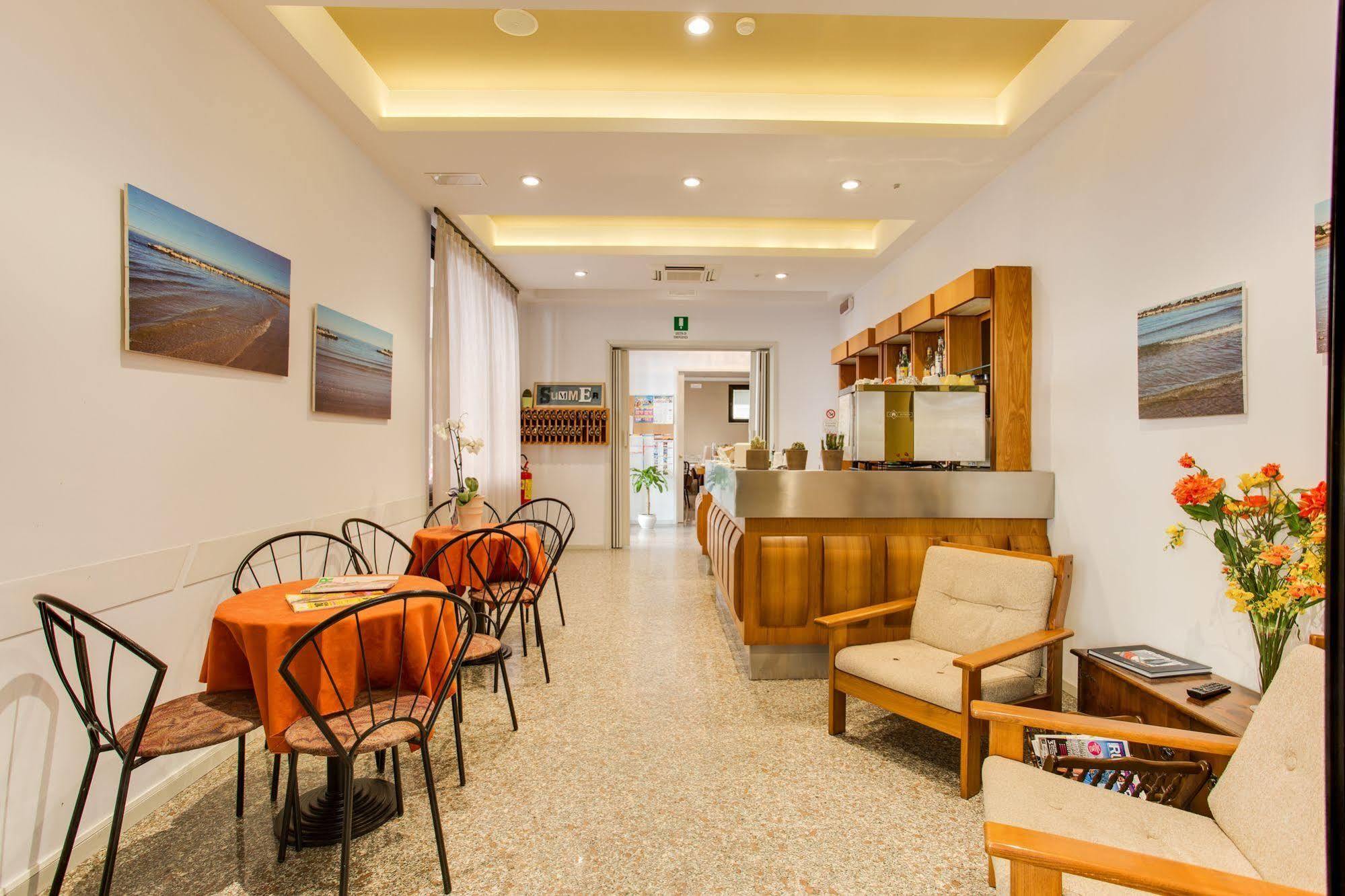 Hotel Villa Dei Gerani Ρίμινι Εξωτερικό φωτογραφία