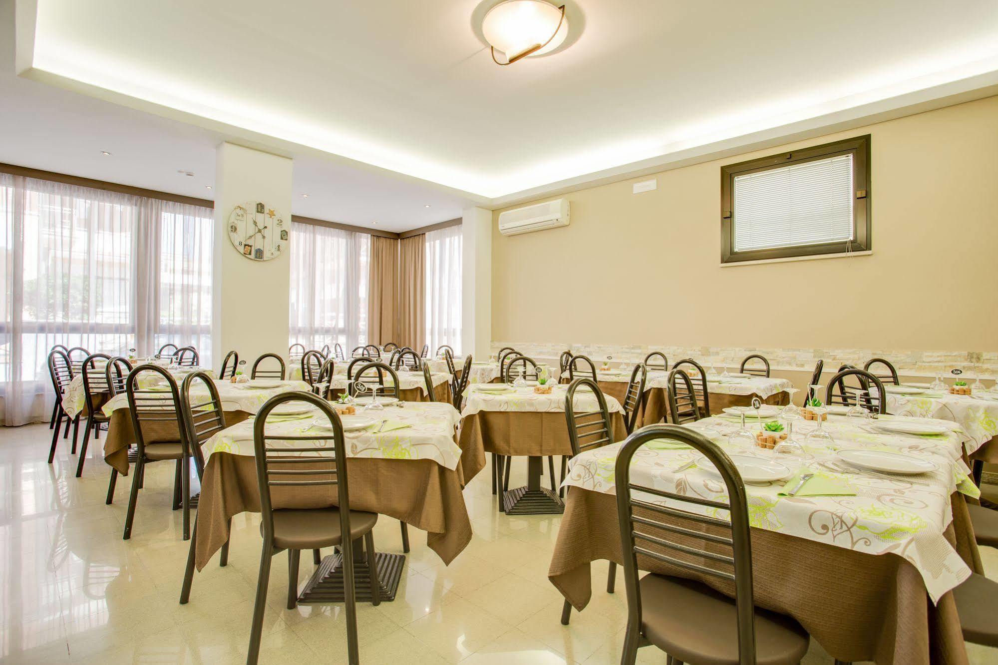 Hotel Villa Dei Gerani Ρίμινι Εξωτερικό φωτογραφία