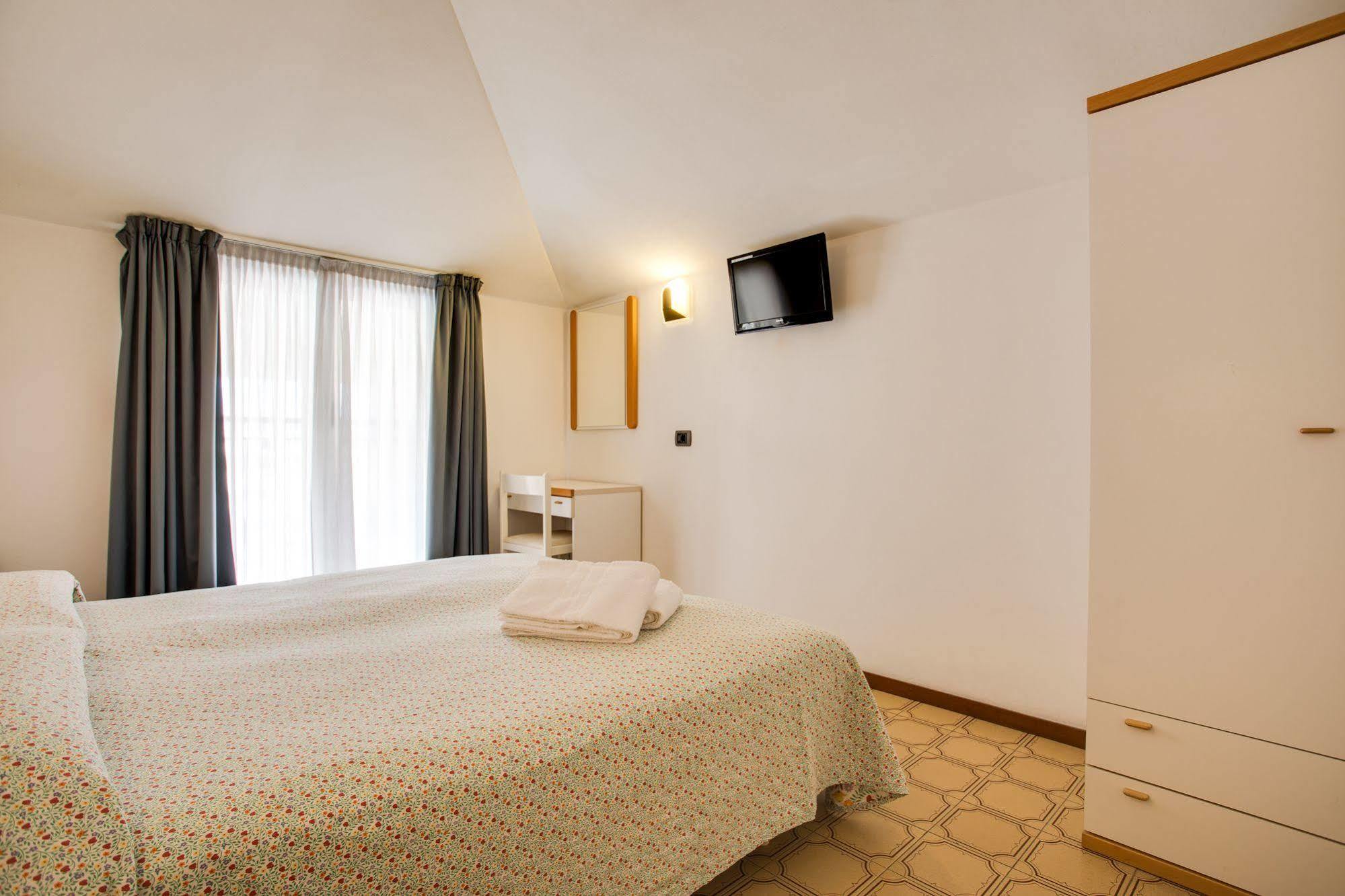 Hotel Villa Dei Gerani Ρίμινι Εξωτερικό φωτογραφία