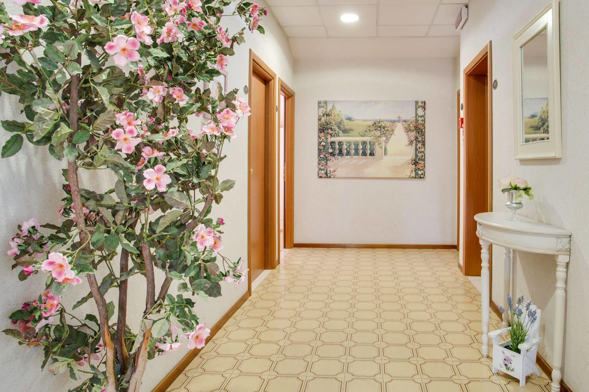 Hotel Villa Dei Gerani Ρίμινι Εξωτερικό φωτογραφία