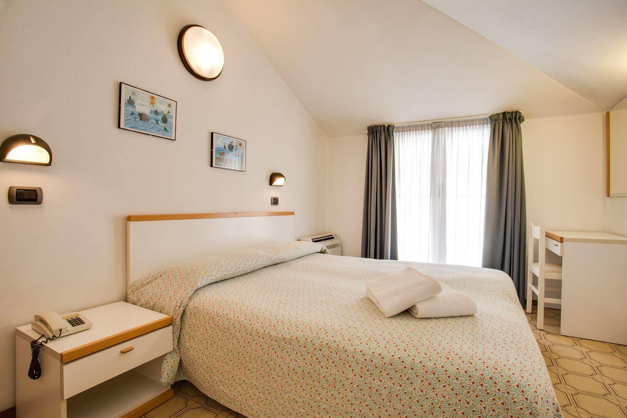 Hotel Villa Dei Gerani Ρίμινι Εξωτερικό φωτογραφία